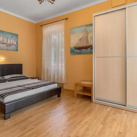 Holiday home Marta - Whole House, Right By The Sea *